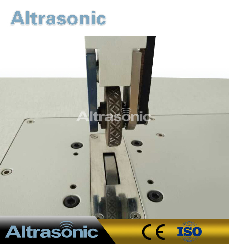 Auto Tuning 35Khz Ultrasonic Sealing Machine For Sealing Cosmetic PVC Tubes