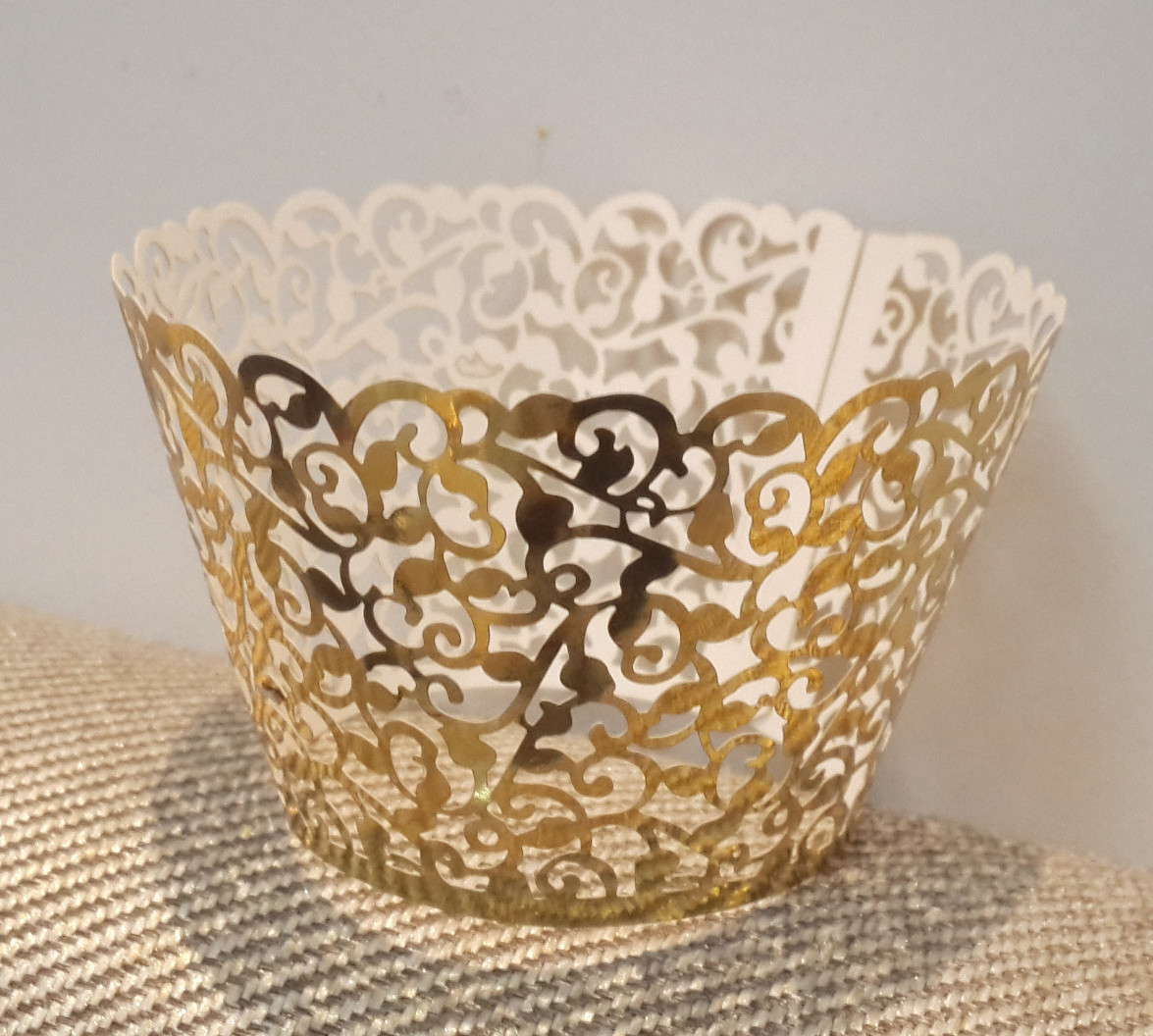 Colorful Mini Cupcake Wrappers Corrugated Cardboard Material Stamping Surface