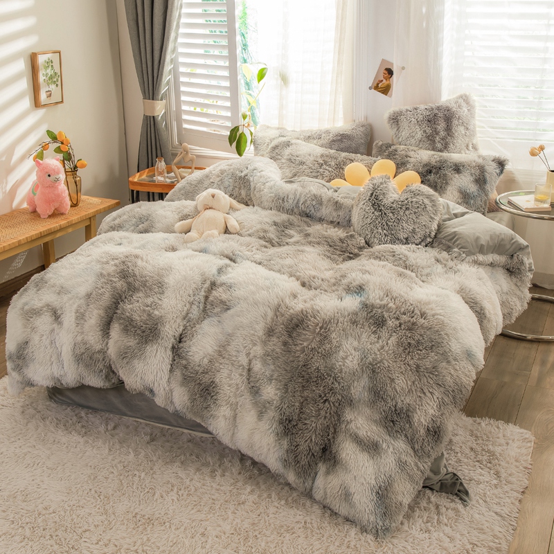 Full Size Bedding Set with Plant Pattern and Reactive Printing in Mink Velvet Material
