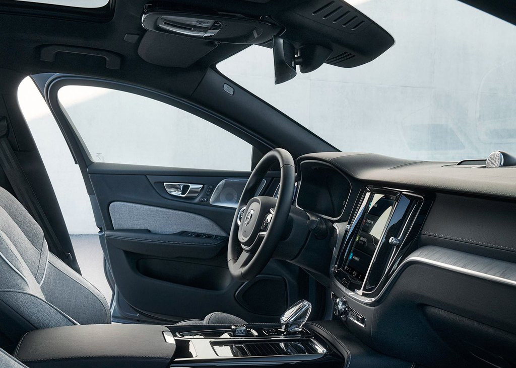 Four Wheel High Speed Electric Car T8 For Adults Volvo S60