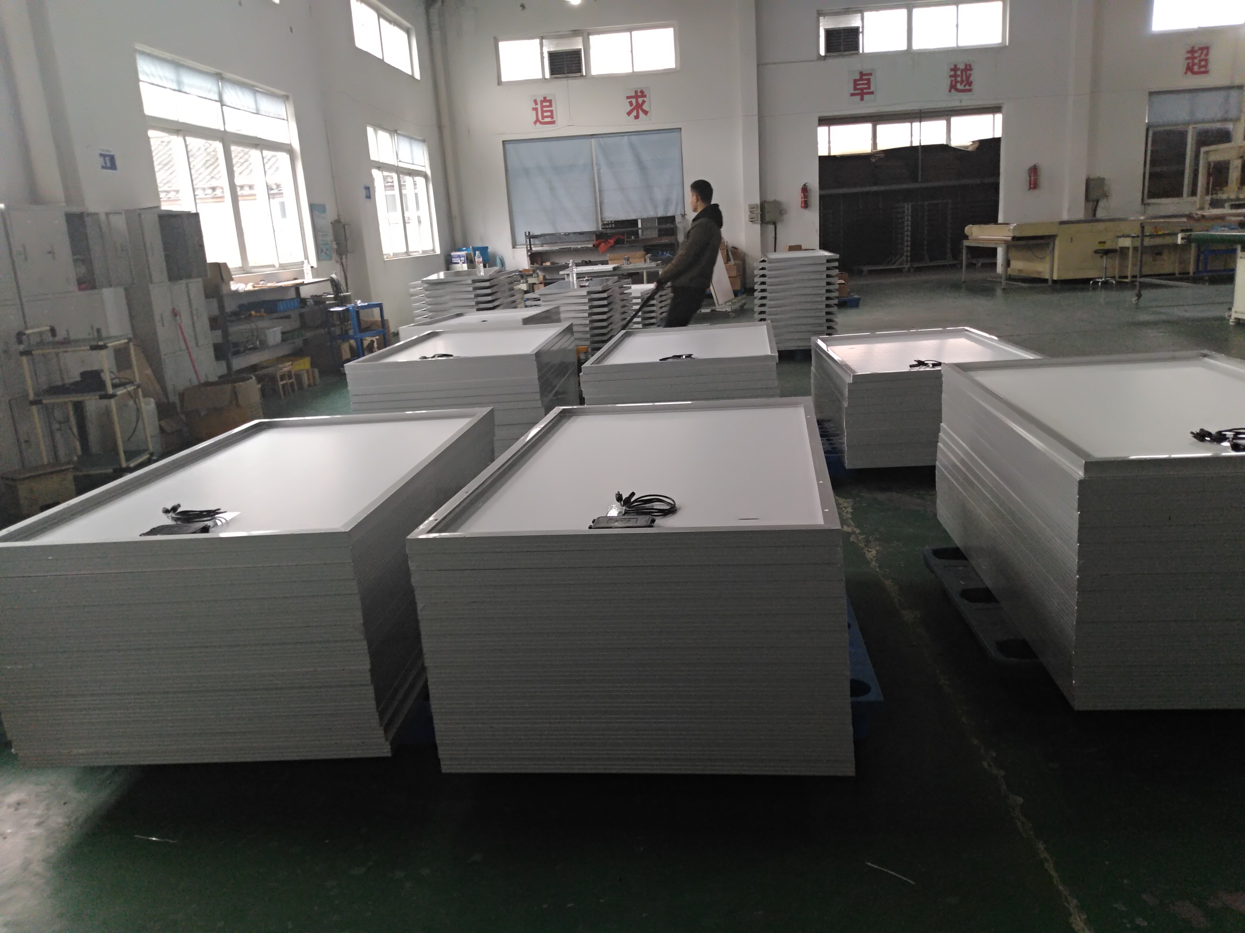 Anti Aging Monocrystalline Silicon Solar Panels IP67 Rated With Junction Box