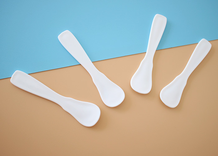Plastic 75.9mm Massage Spatula Makeup Spoons