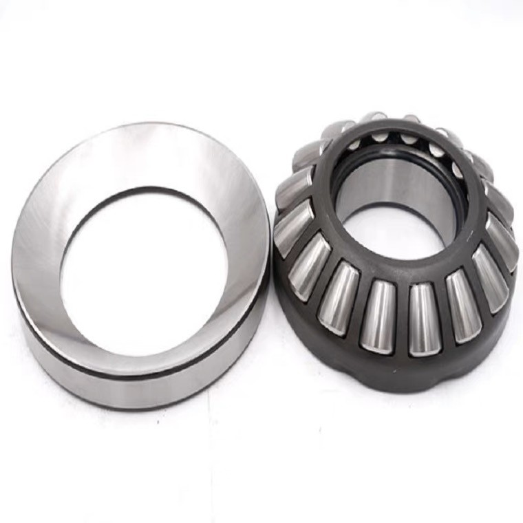 SKF 22207CA / W33 Spherical Roller Bearing With Steel / Brass Cage For Machinery Production