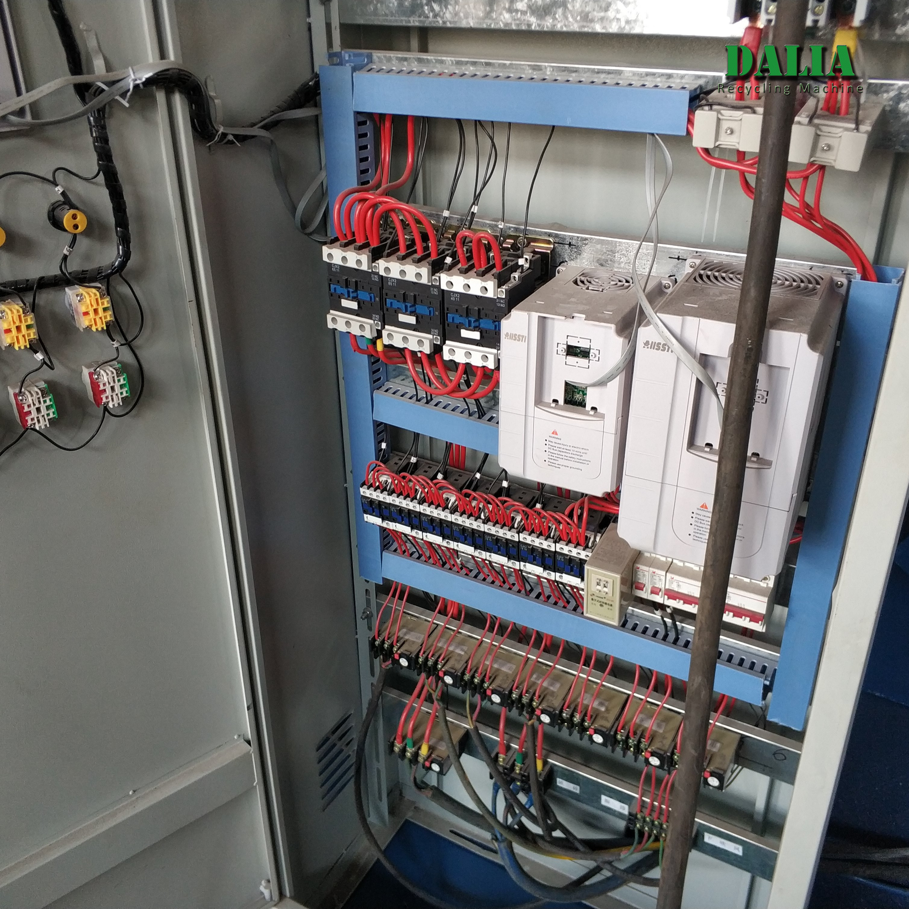 Customized Voltage Copper Wire Shredder Machine Low Noise 2500 * 1800 * 2850mm