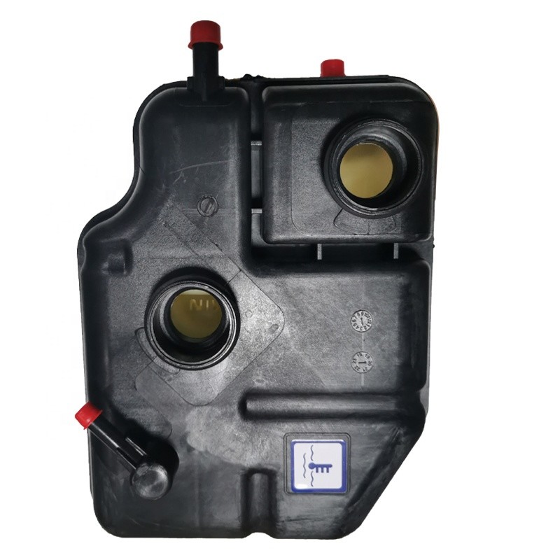 670031651 Expansion Tank Assembly Car Radiator Cooling System For Maserati