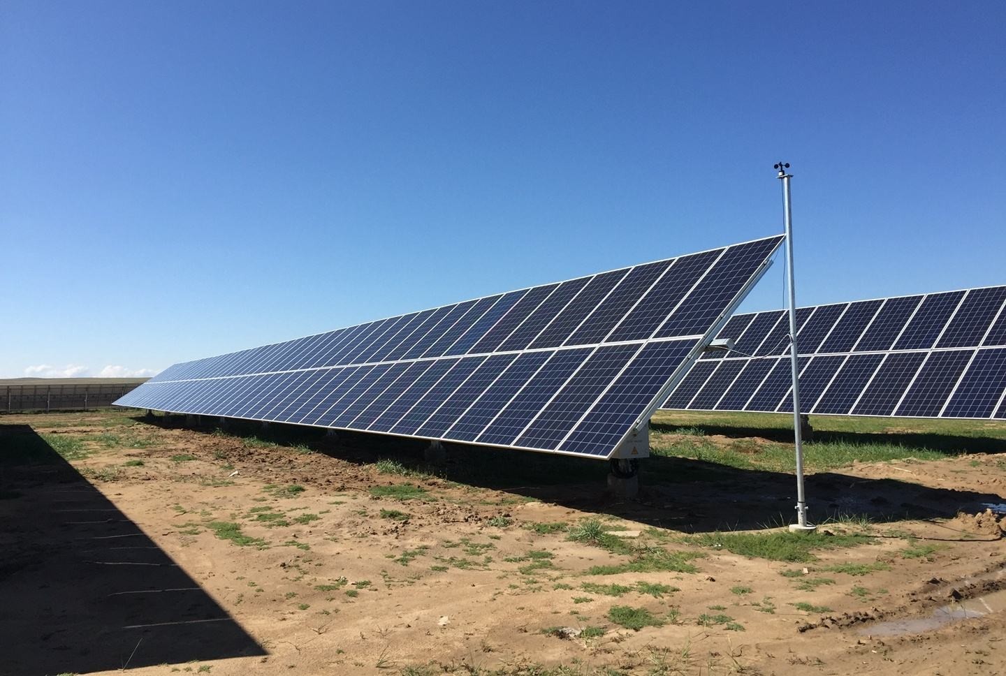 Horizontal Flat Single Axis Tracker Solar PV Sun Tracker Kit