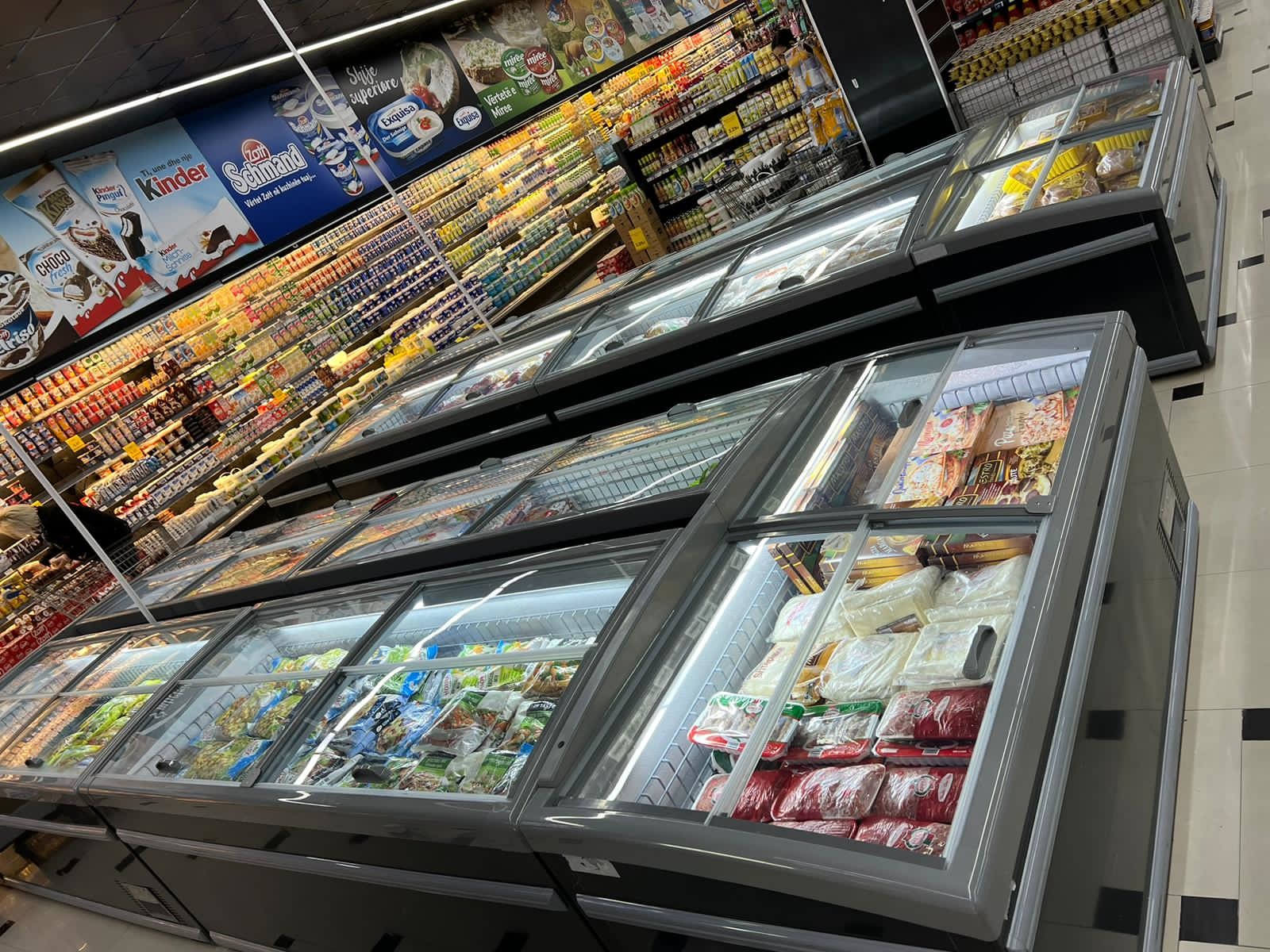 Big Capacity Glass Door Chest Freezer With Automatic Defrost R290 Refrigerant