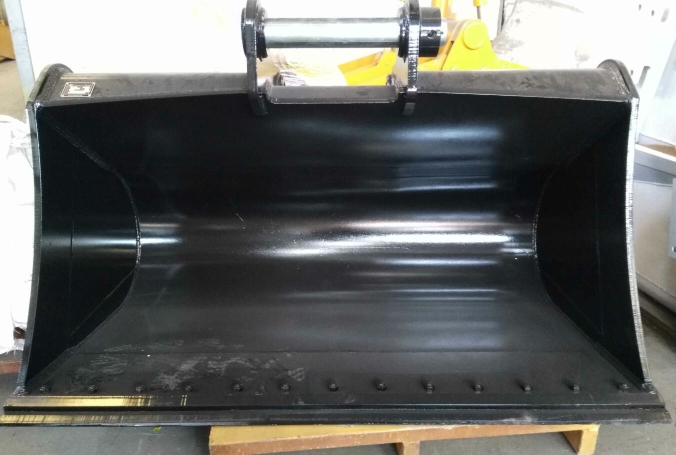 Mud Standard Excavator Rock Bucket Q345 Material With 2cmb Volume