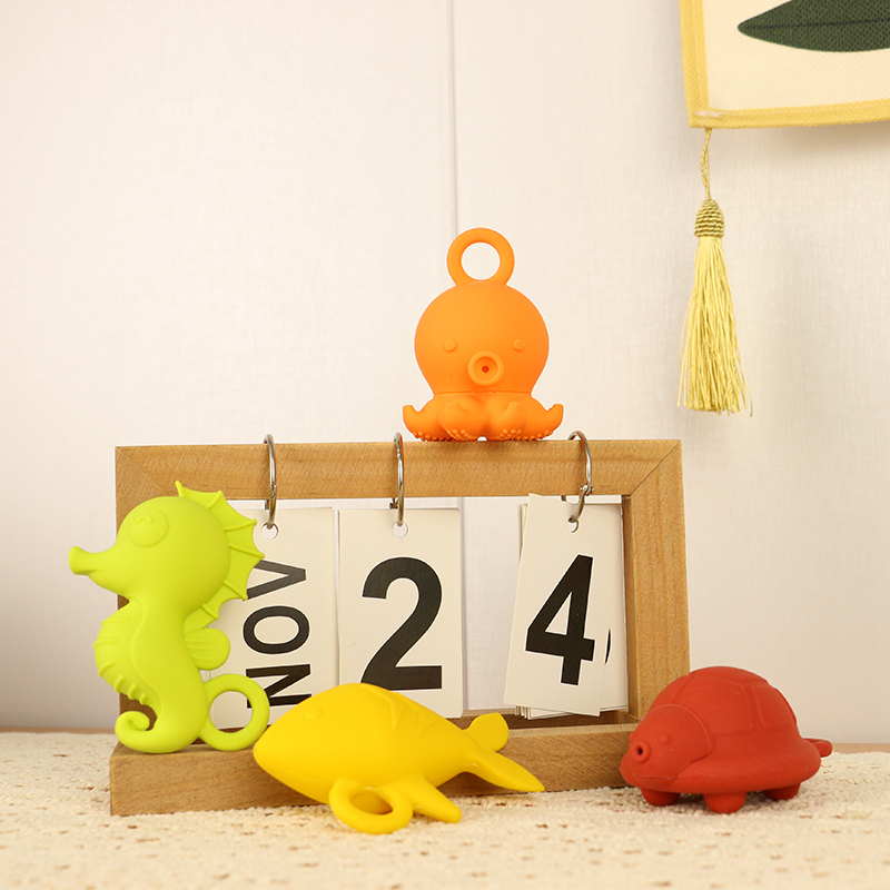 Custom Popular Silicone Ocean Animal Octopus Fish Turtle Seahorse Kids Baby Bath Toys Gift Set Water Spray Squishy