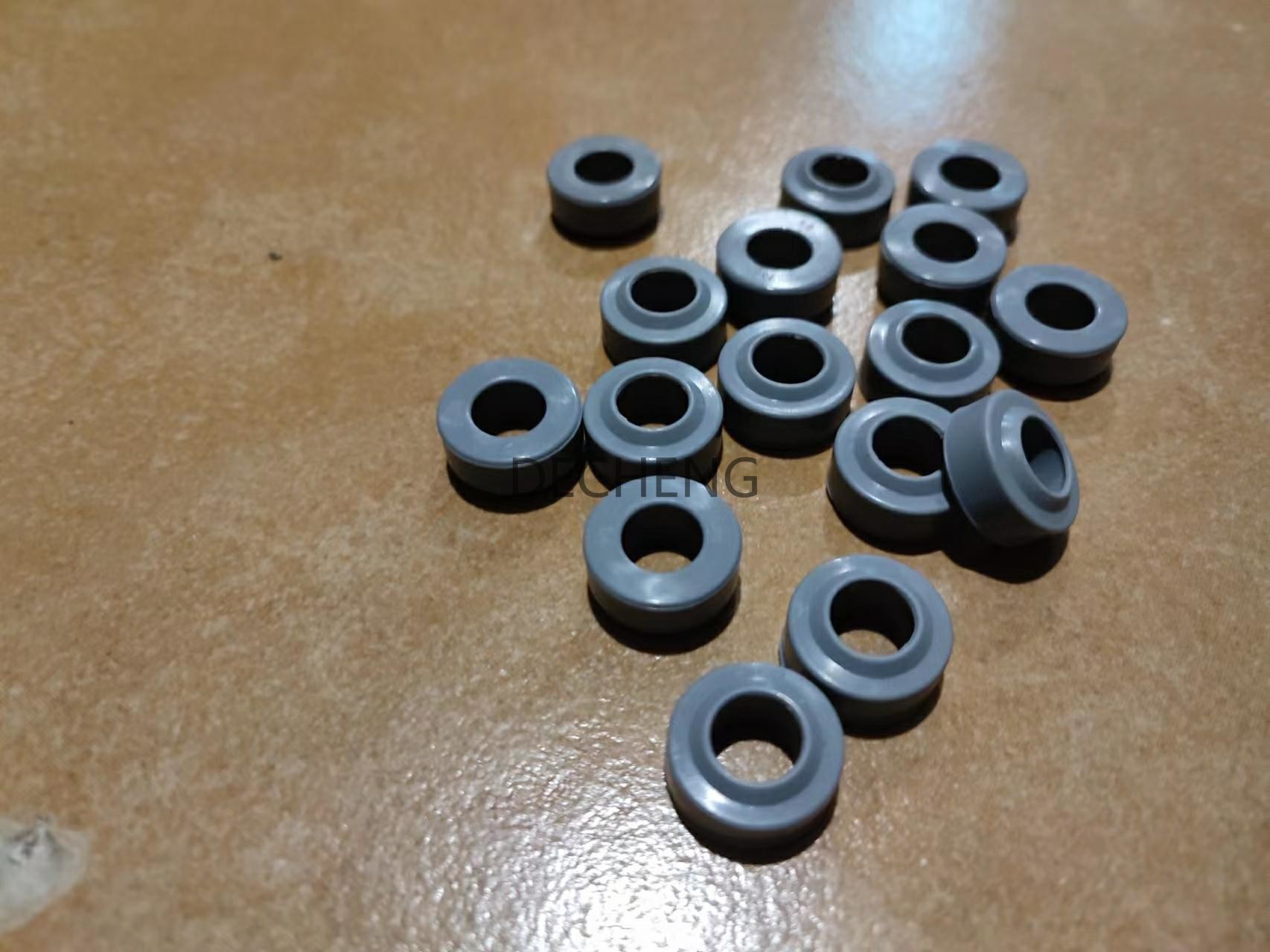 6D102 6D114 6CT8.3 Cummins Engine Parts 10.5*19*8.5mm Valve Cover Rubber