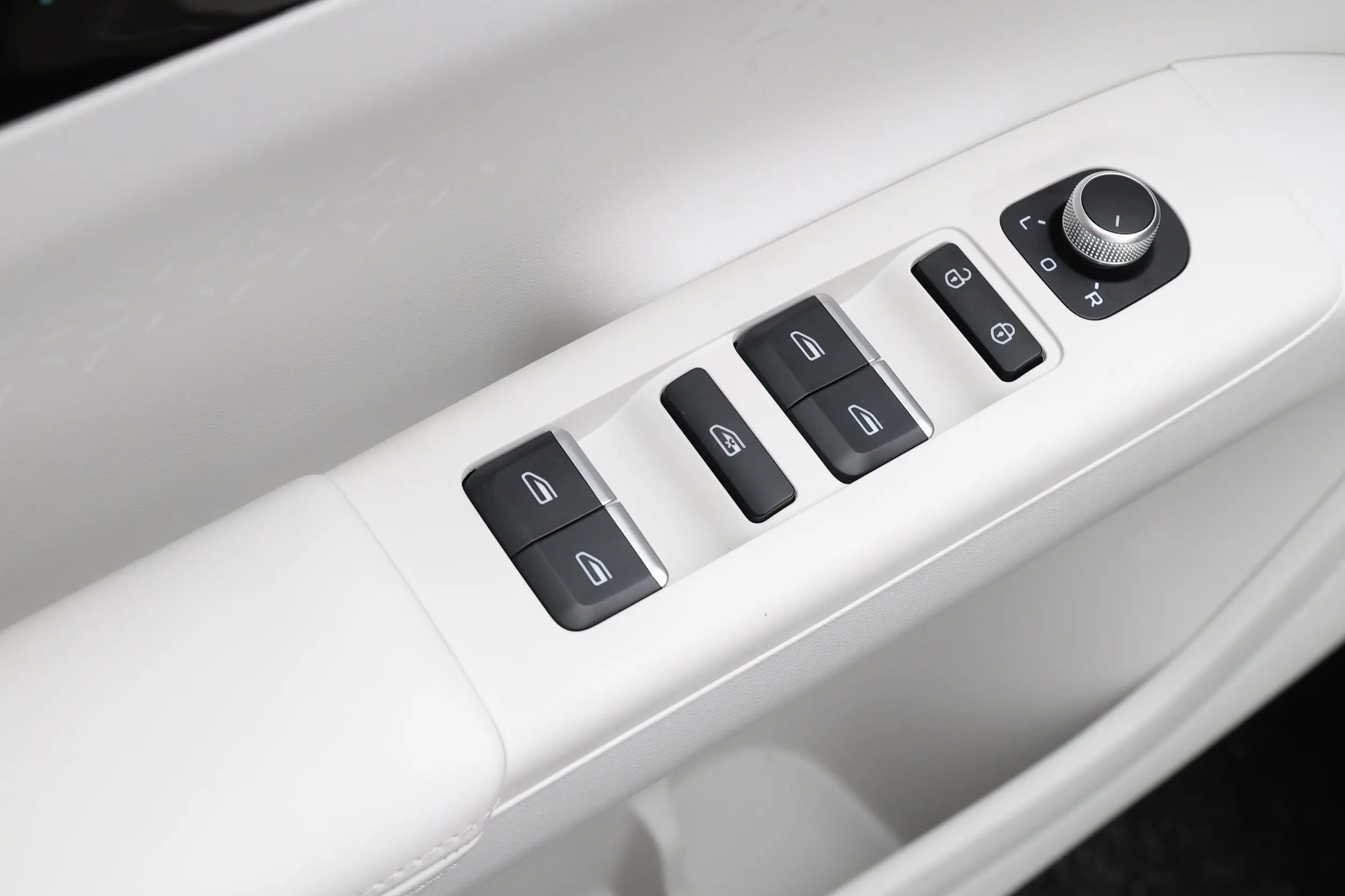 s 2024 Geely Galaxy Xingyuan Mini SUV The Best Choice for Affordable Luxury Electric Energy Vehicle Solutions