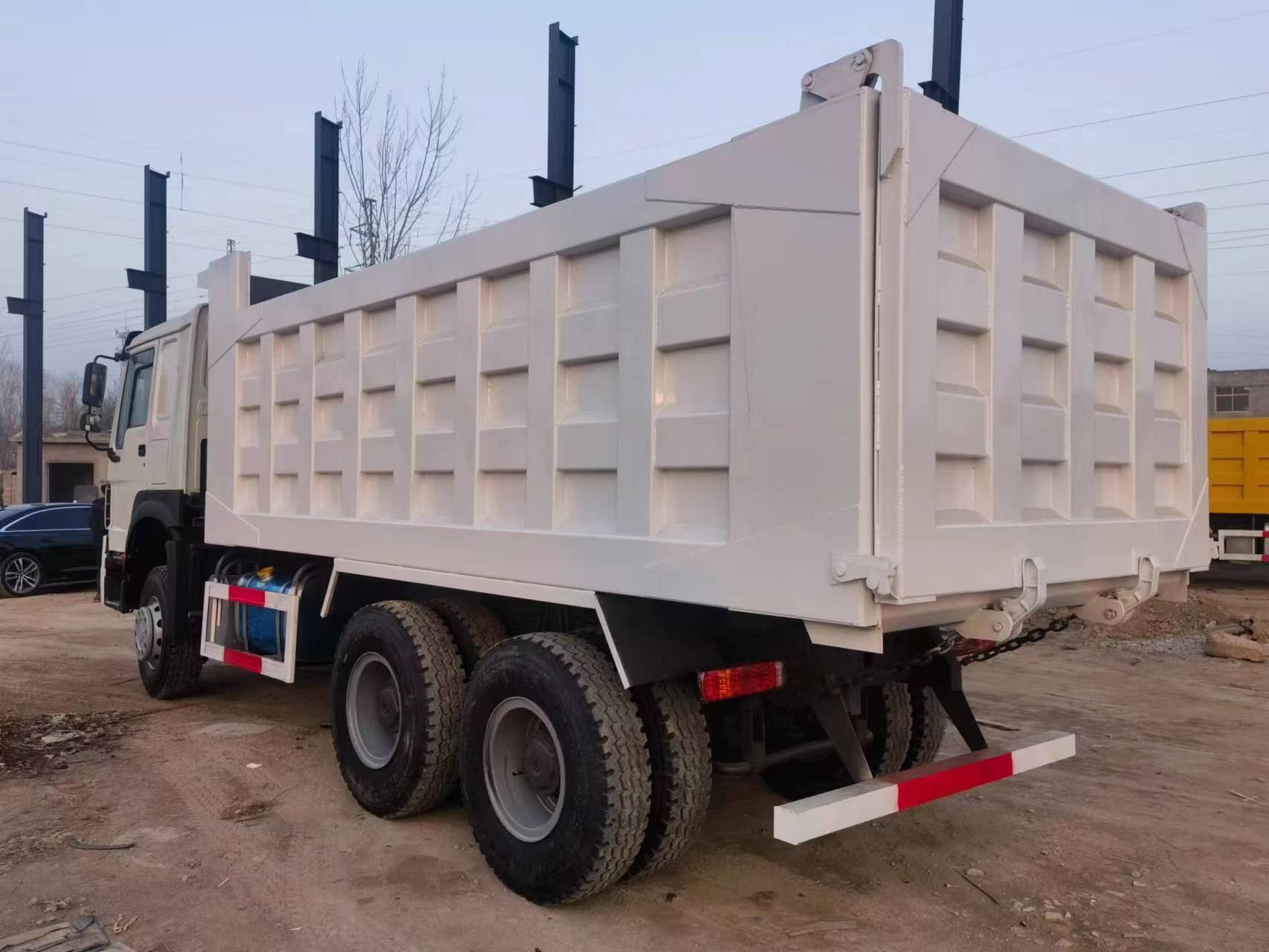 Used Howo Euro 2 371HP 375hp 40 Ton Tipper Truck 10 Wheel 6x4 Second Hand Dump Truck