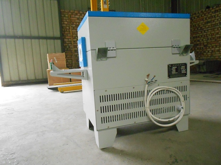 1200C Vacuum Quartz Pipe Horizontal Tube Furnaces K Type Temp Measuring
