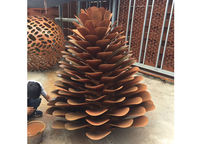 Garden Art Outdoor Ornaments Corten Steel Rusty Pine Cone Sculpture