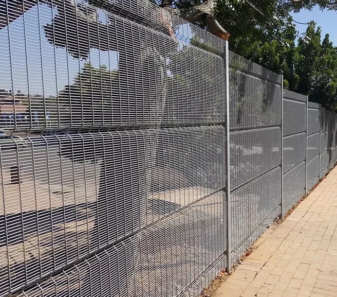 Heavy Duty Anticlimb Fencing Welded Mesh 358 High Security Anti Cut