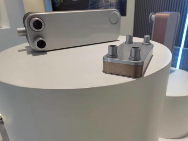 HVAC Brazed Plate Heat Exchanger With Leakage Detection And Temperature