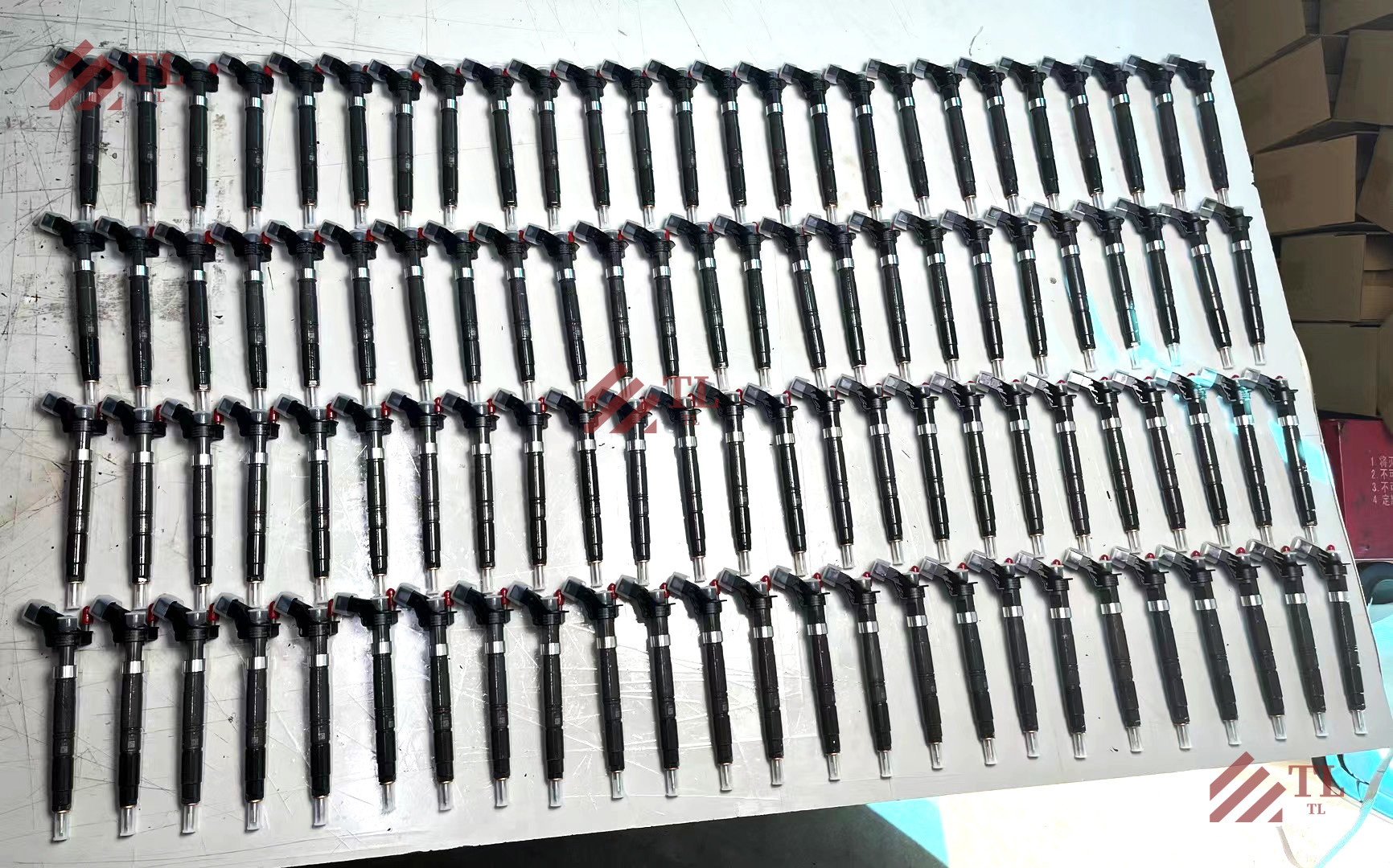 Engine Parts Injector 0B43E276 1624390 2501306 Common Rail Injector