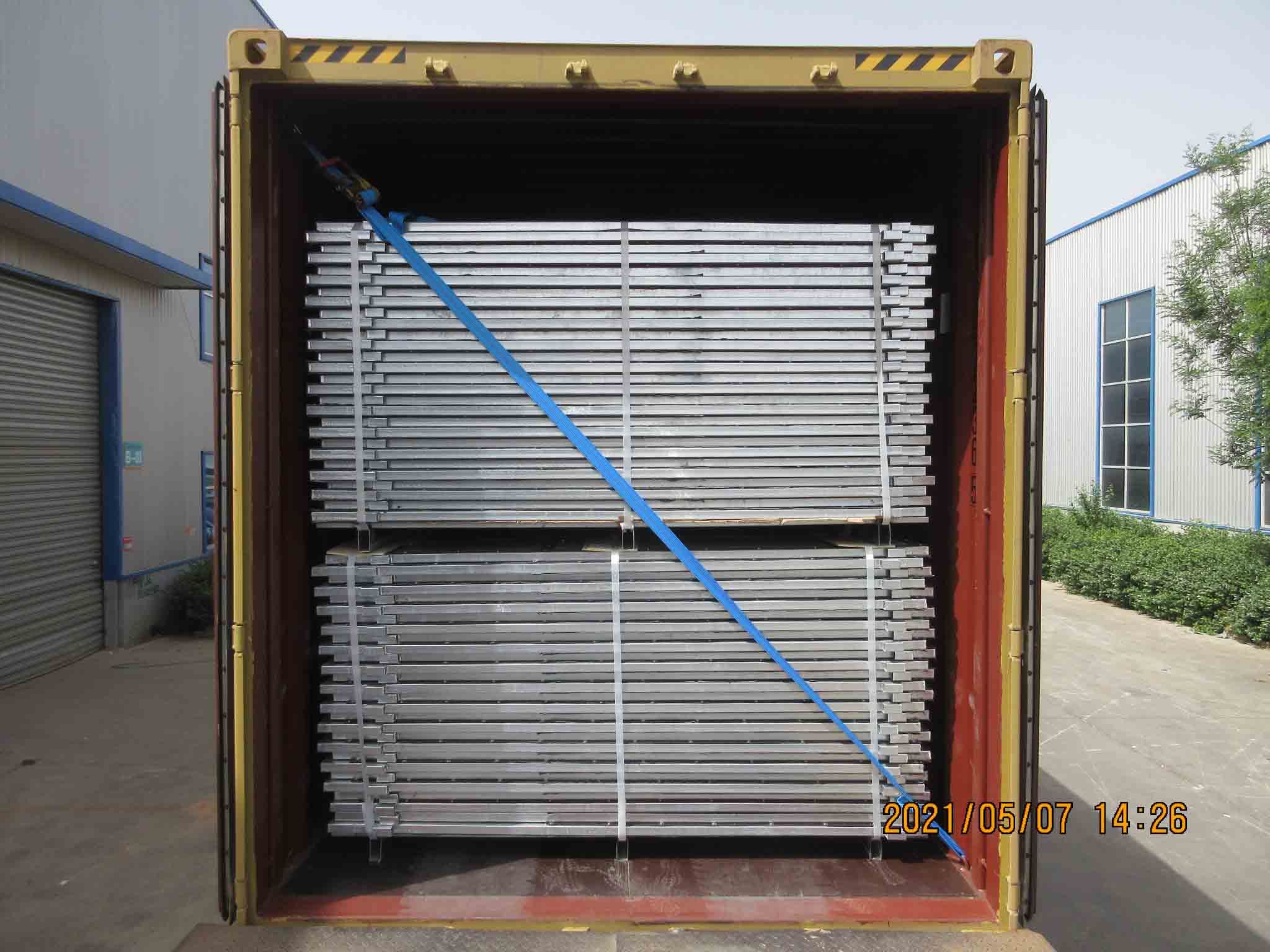 Livestock Cattle 1.6m Metal Farm Gate Galvanized Steel Pipe Design