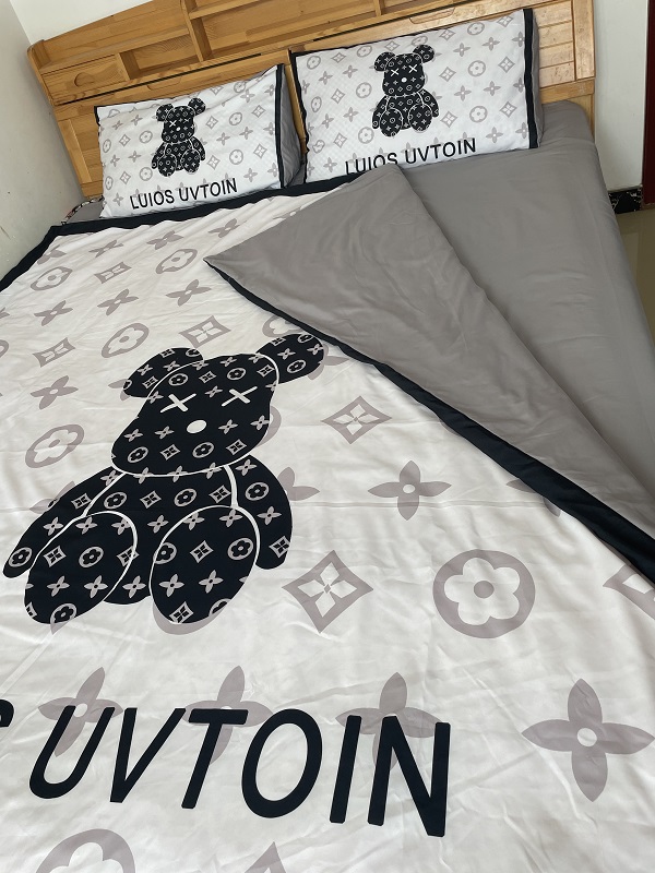 Modern Style Cartoon White Bear Head Design Bedding Sets with 100% Polyester Material