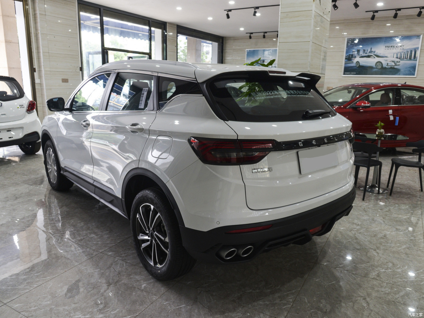 Geely New Energy Electric Car Comfortable Compact Sleek Luxury SUV