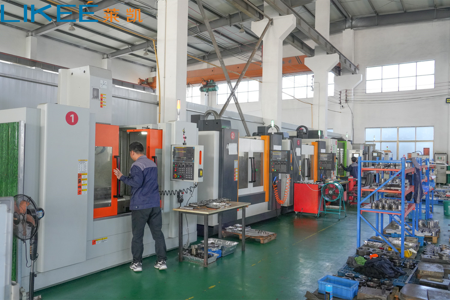 Efficient Silver Foil Container Making Machine Price With One Machine One Labor