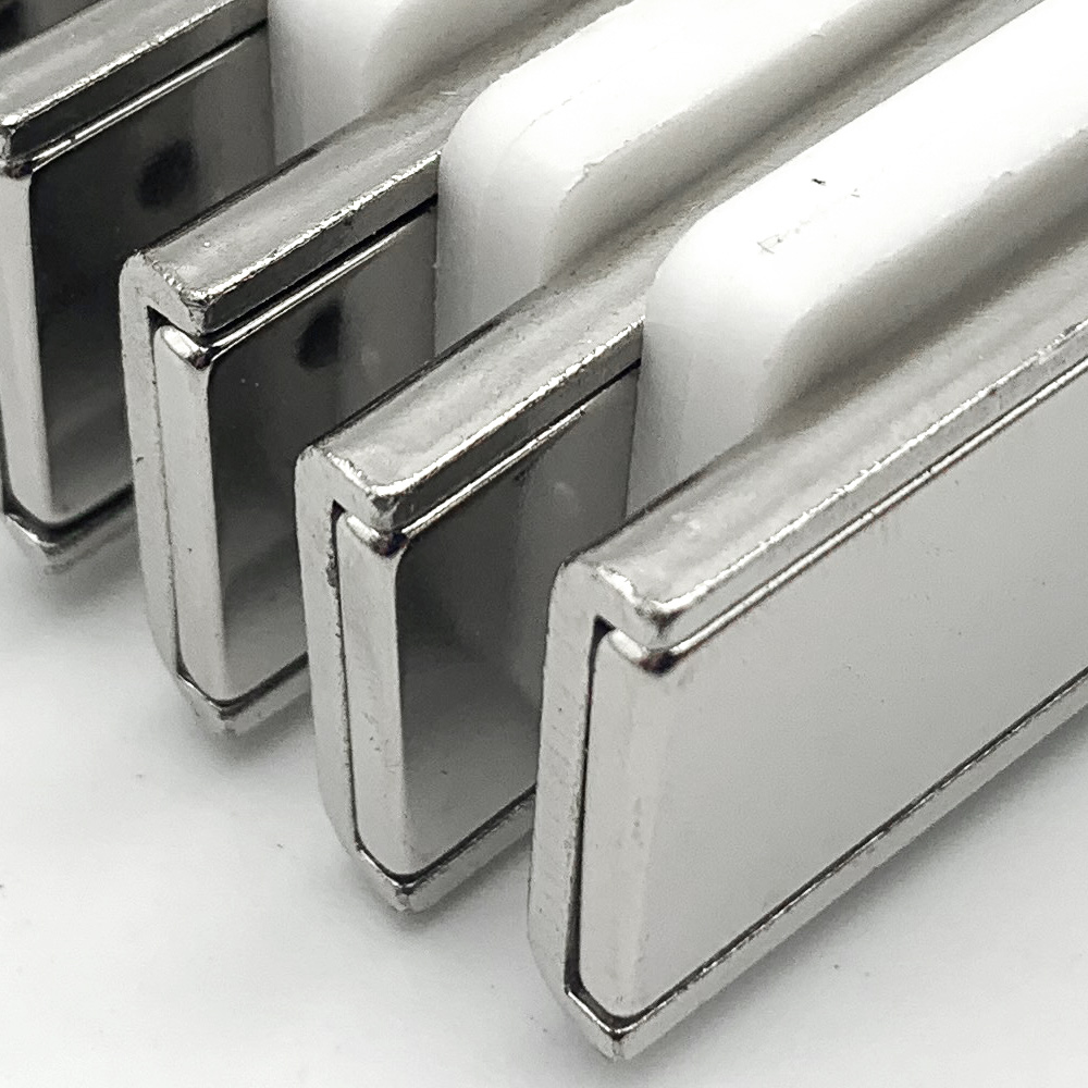 Industrial Grade N52 Square NdFeb Pot Magnet with Countersunk Hole and Nickel Coating