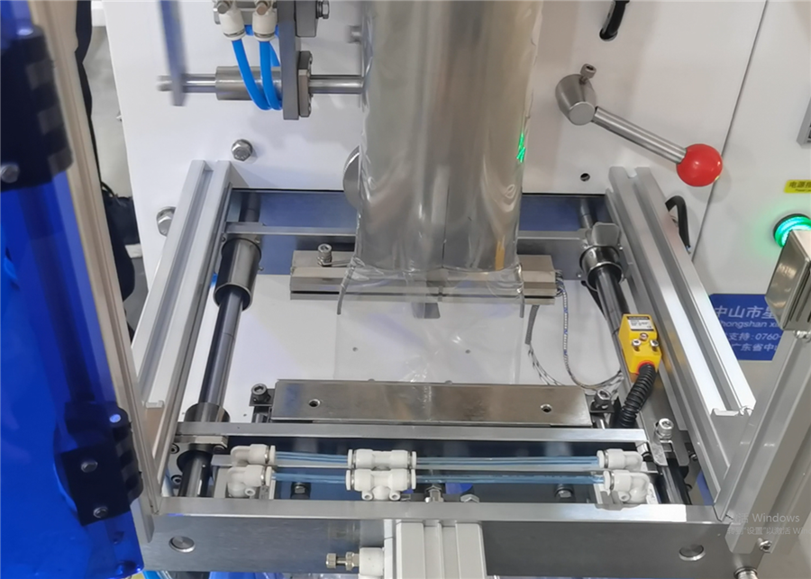 Vibration Plate Automatic Button Nail Nut Bolt Screw Counting Packing Machine Other Parts Packaging Machine