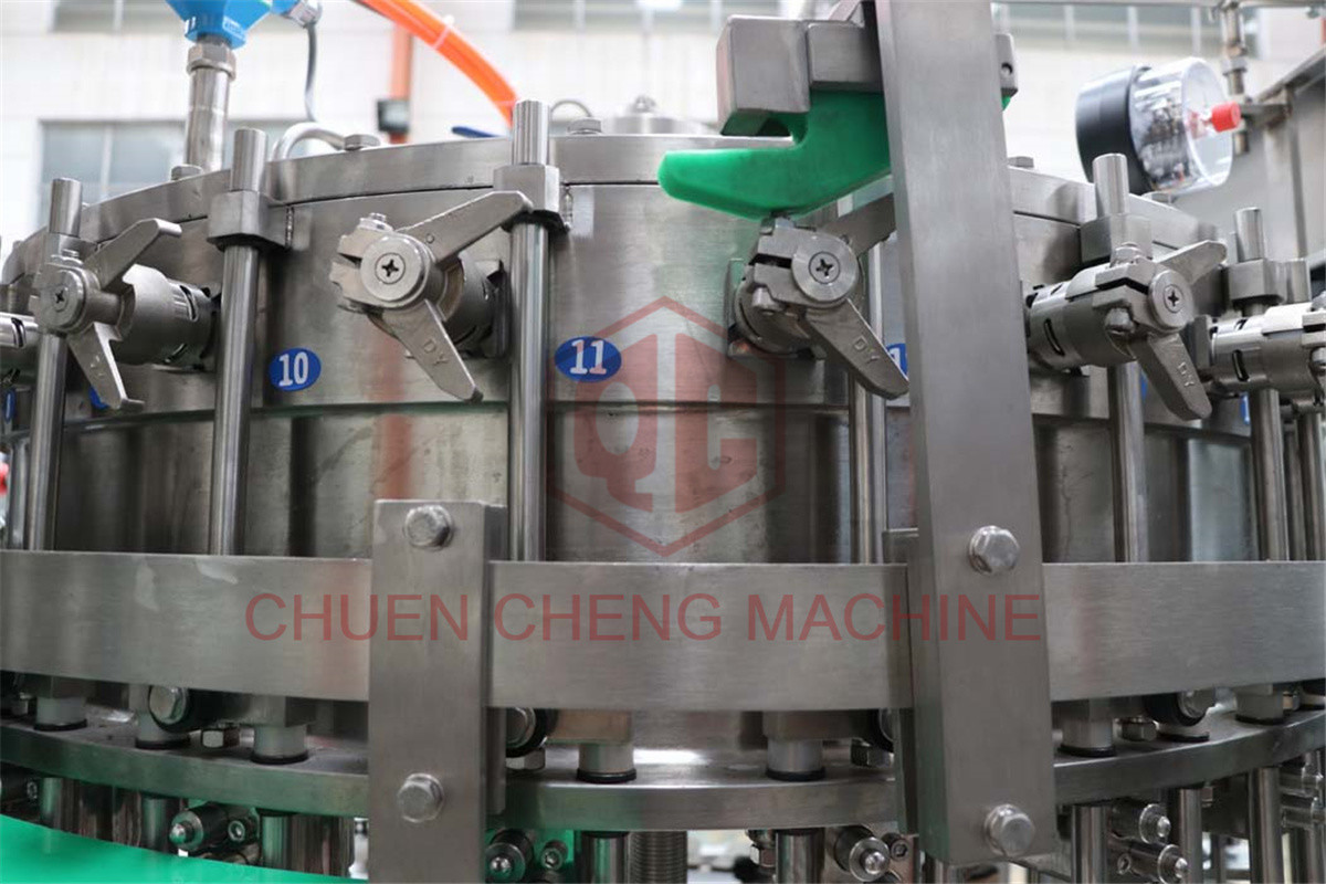 Small Scale Water Bottle Filling Machine With Bottle Cap Sealing Machine