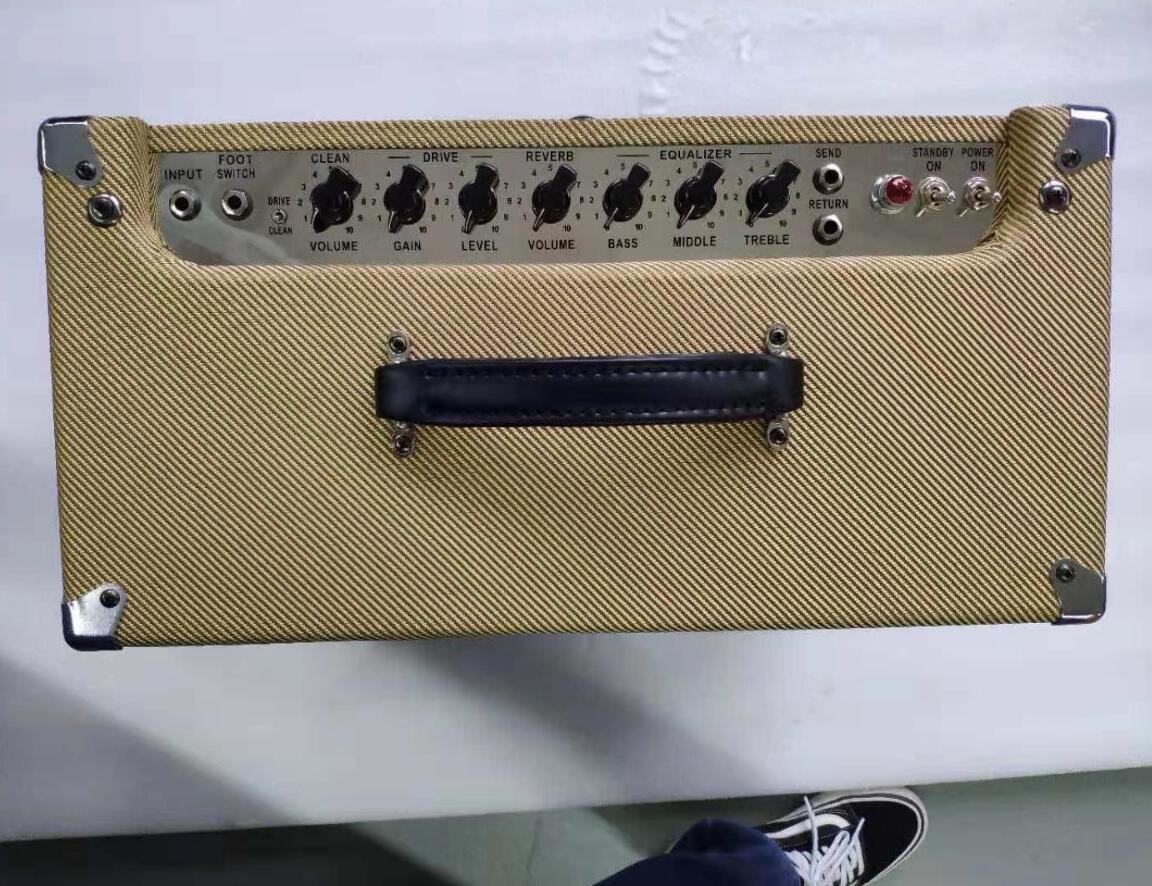 Peavey Classic30 Style Tube Guitar Amplifier Combo, 30W with 1*12 Celestion speaker