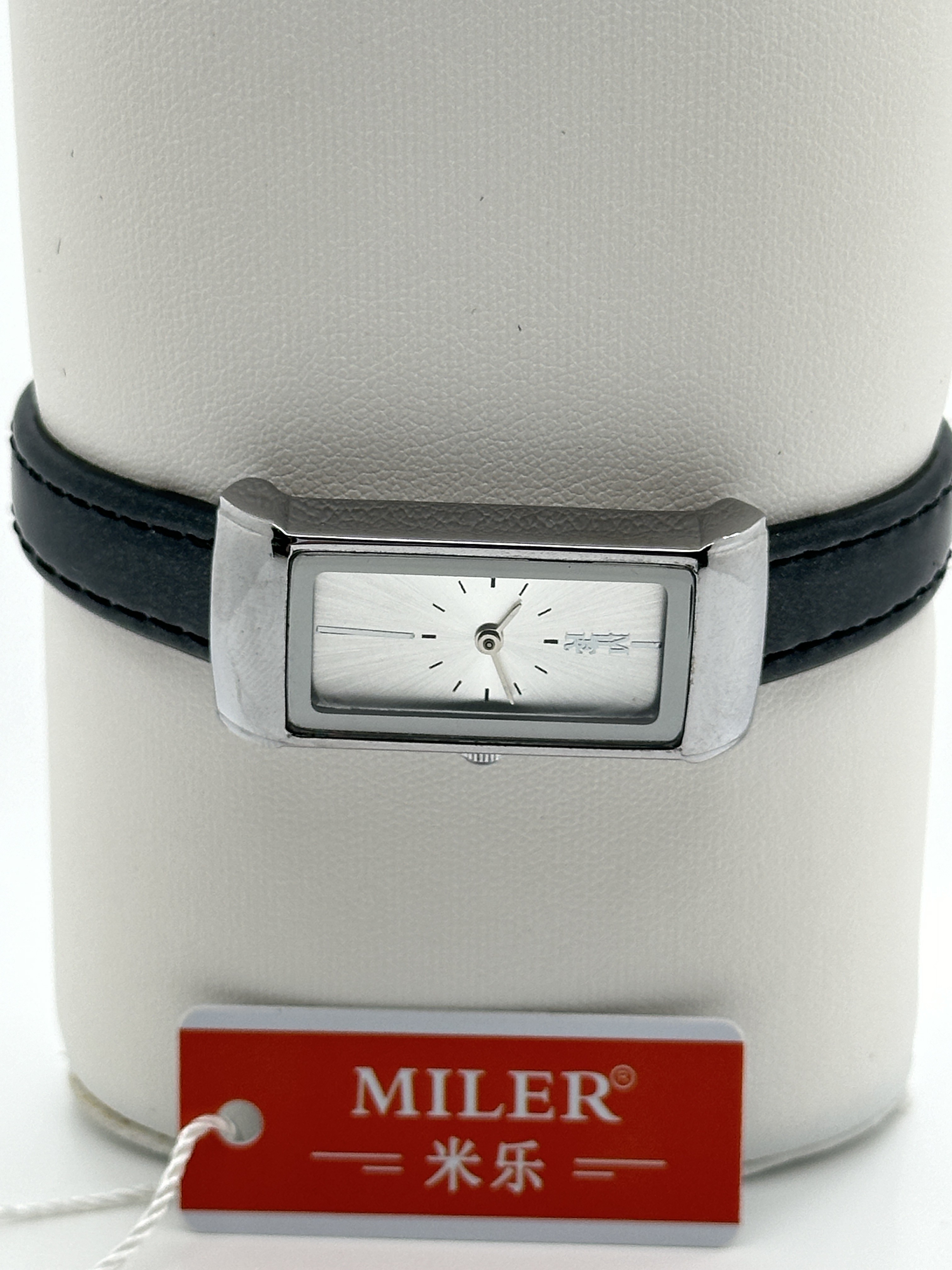 Quartz Watch Sports Wrist Watch with Comfortable Leather Band