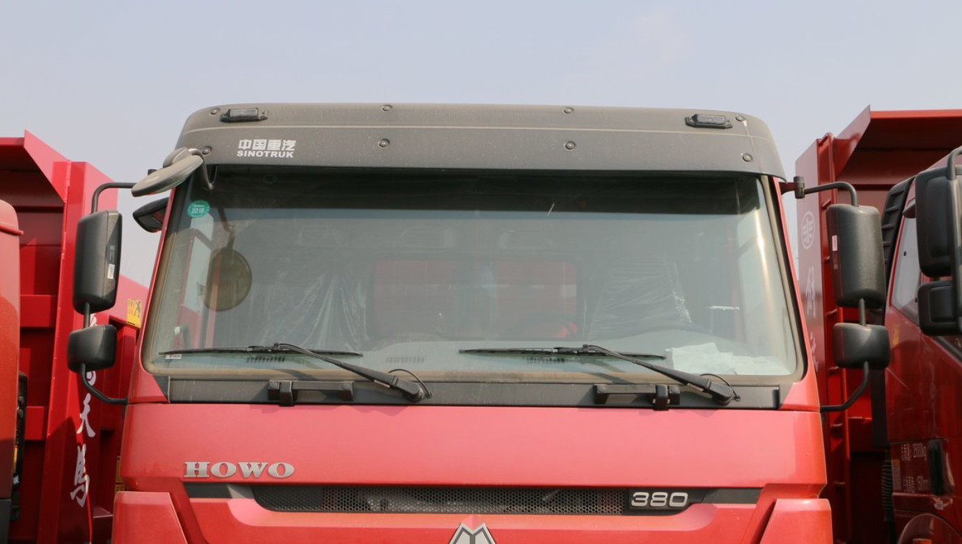 Large Capacity Used HOWO 7H Dump Trucks With Front Wheelbase 2022mm And Maximum Horsepower 380 Hp