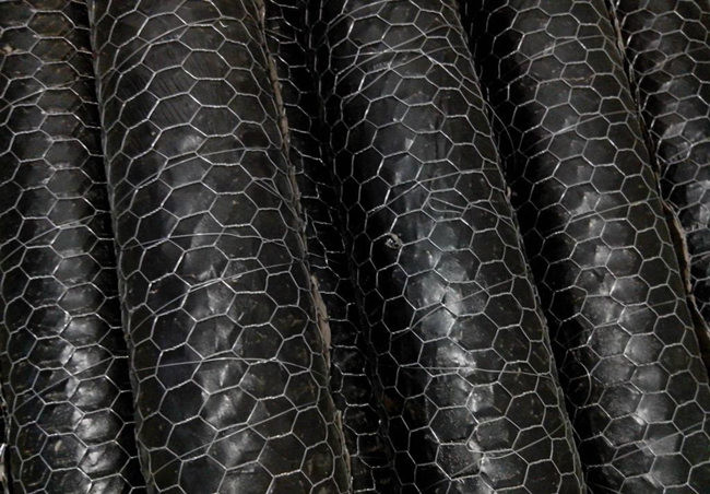 18 Gauge 2m Chicken Mesh Fence 50m Vinyl Coated Poultry Netting