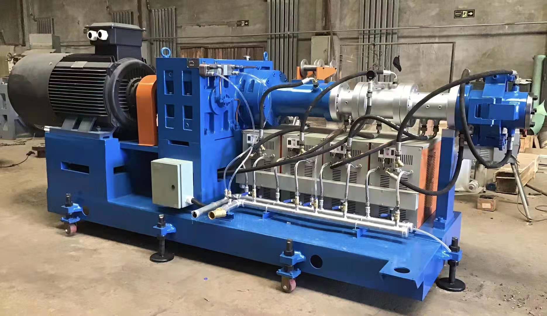 185kW Dual Head Same Screw Thread Cold Feeding Extruder for Tyre Tread Retreading