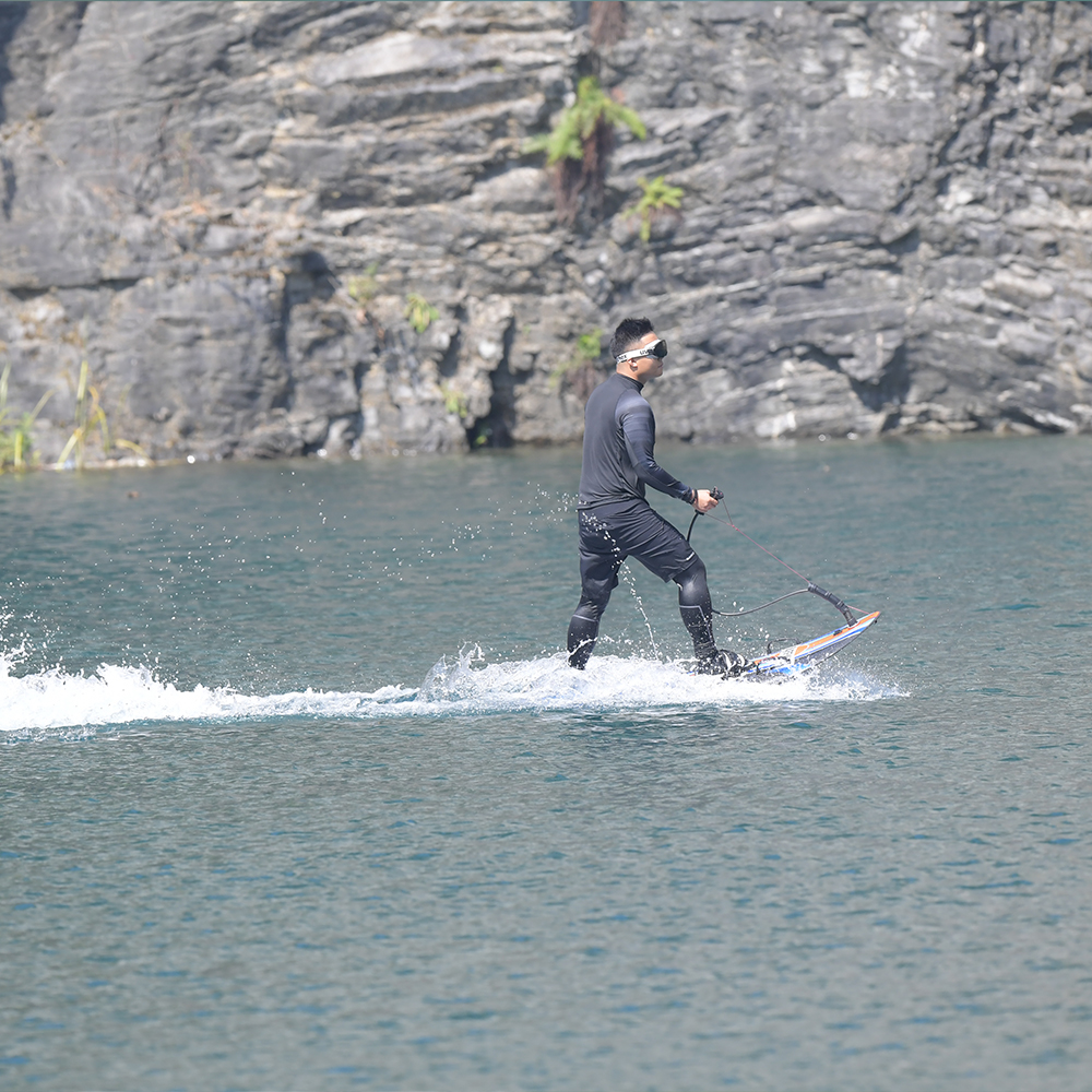 10KW Electric Jet Surfboard Max Speed 60km/H 1800*600*150 Mm