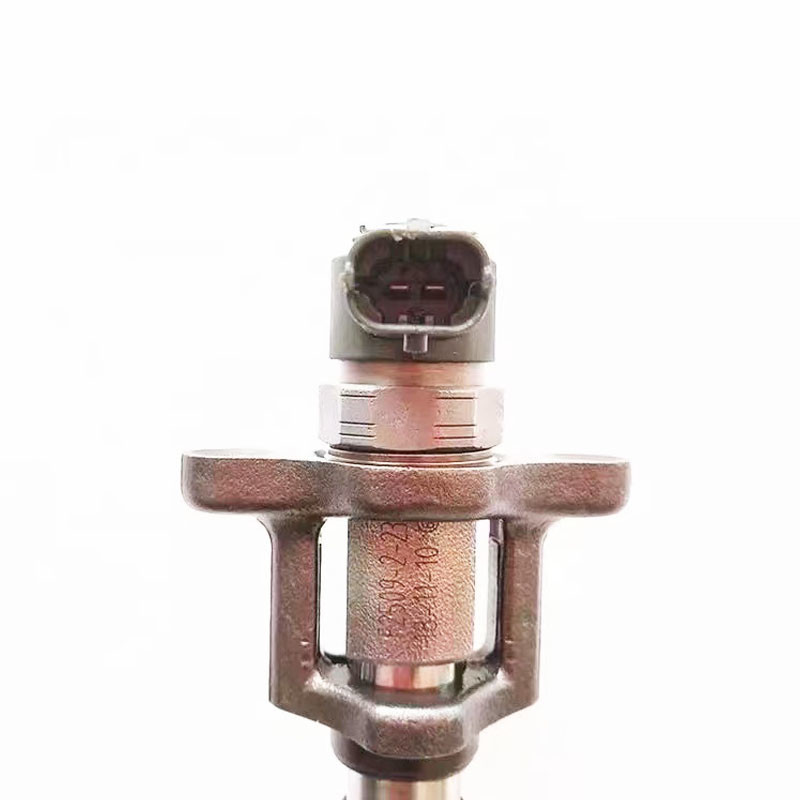 Car Parts Accessories 0445120048 Sany Kubota Fuel Injector Assembly 4M50 ME226718 ME223749 Injector