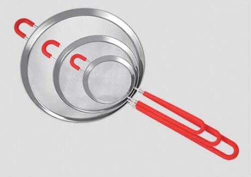Hot selling kitchen stainless steel mesh strainer with silicone ear and handle