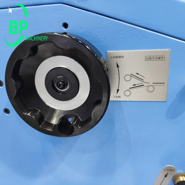 Automatic pp cover cardboard loose leaf paper punching machine 