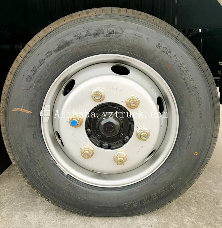 Medium 24-31 Seat Passenger Bus with Max Torque 1400-2000 and Tires 7.50R16LT-14PR