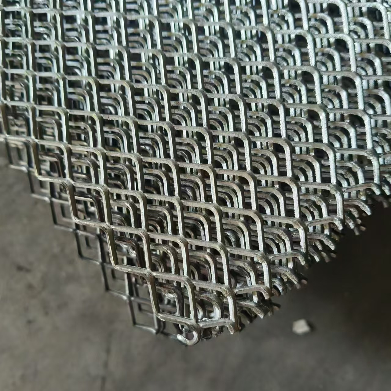 GB Standard Q235 1m Aluminum Expanded Metal Mesh For Protection Wall