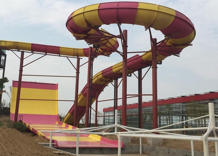 Swimming Pool Water Slide / Aqua Theme Park Equipment Boomerang Water Slide