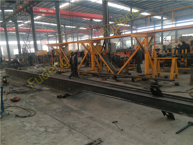 Three / Four Axles 60 Ton Lowboy Trailer With Mechanical / Hydraulic Ramp