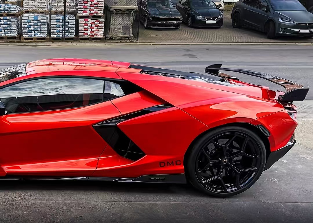 Revuelto Lamborghini Body Kit DMC Style Red Carbon Fiber Spoiler Wing