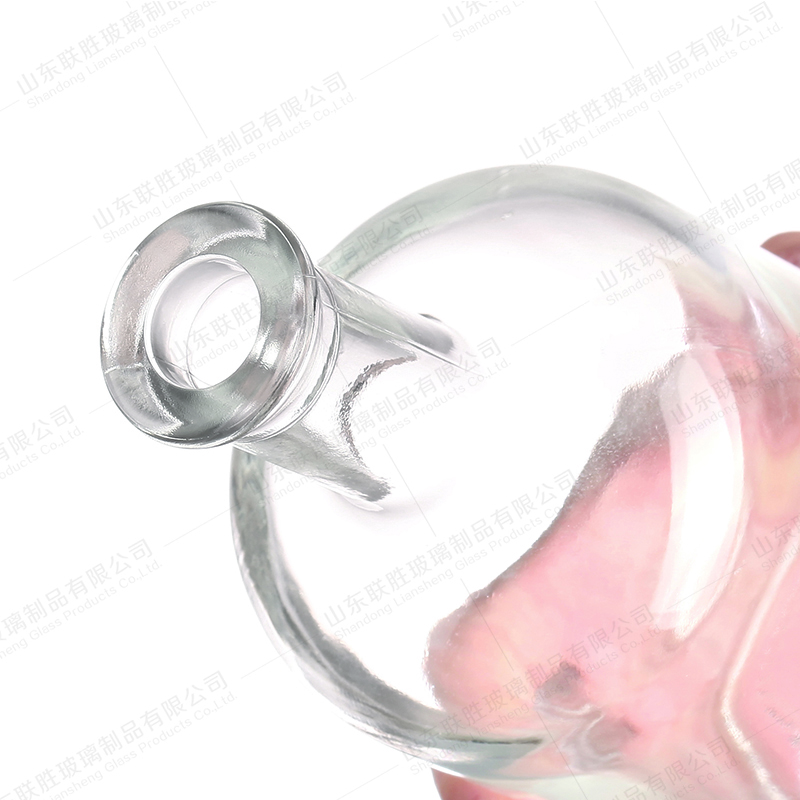 Glass Base Material Customized 750ml 700ml 500ml Bottle for Gin Vodka Whiskey Rum