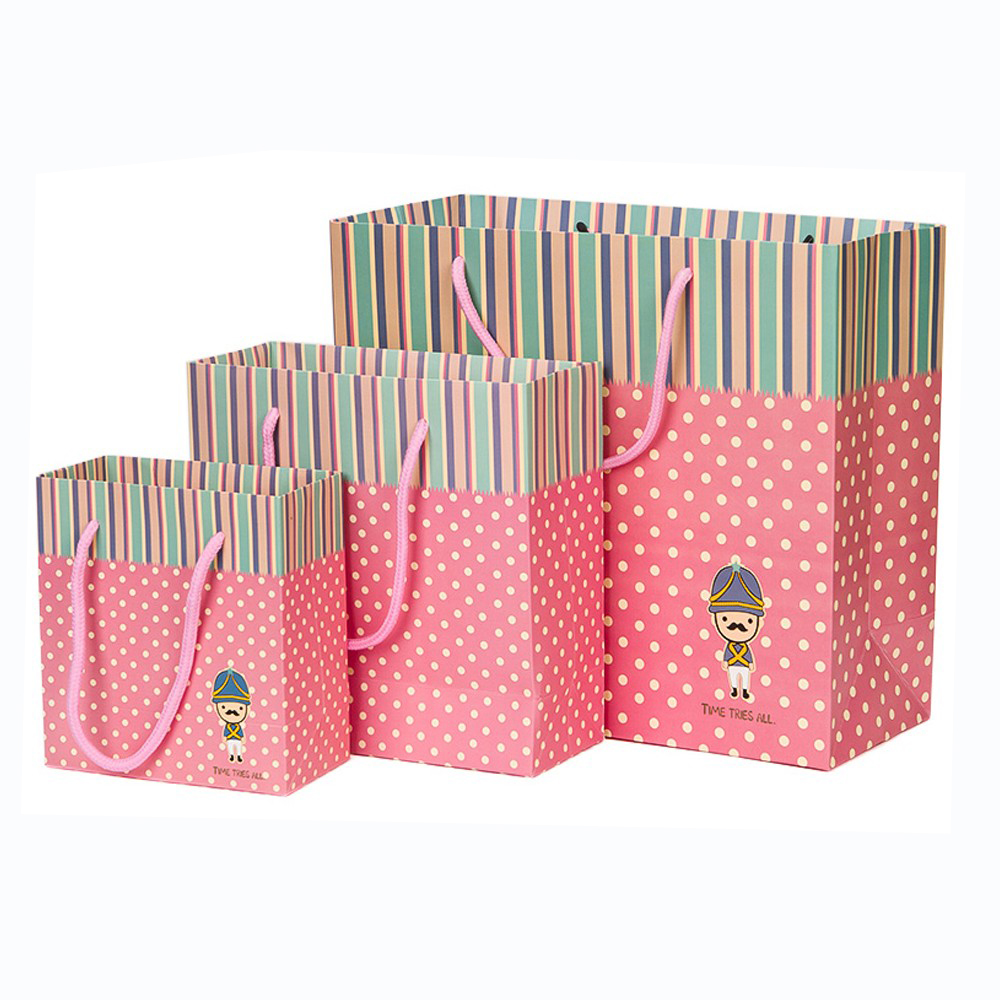 Black White Brown Kraft Paper Shopping Bags With Handles Varnishing Surface Handling