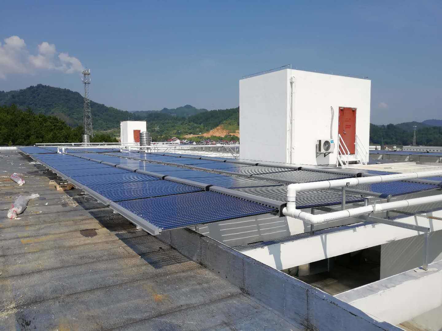 Convenient Heat Pipe Evacuated Tube Solar Collectors Simple Installation