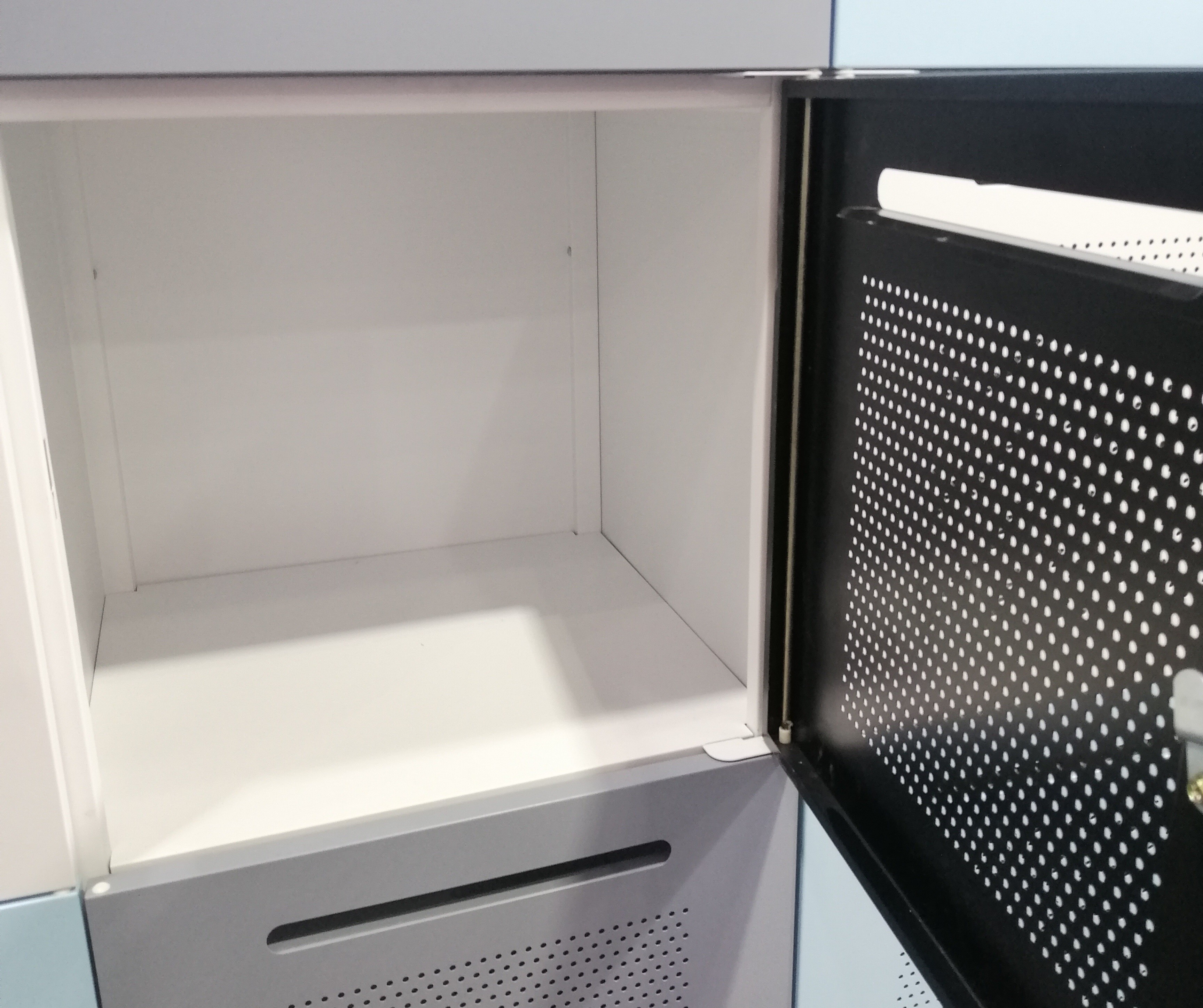 Cold Rolled Steel 4 Door Metal Locker Powder Coating
