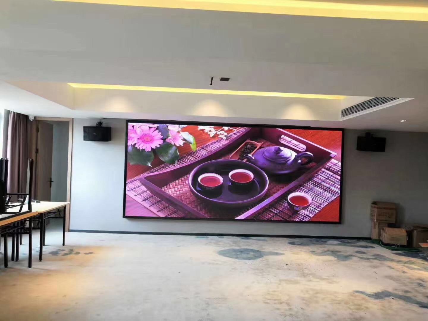High Brightness Full Color LED Display with Strong Durability and Wide Viewing Angle