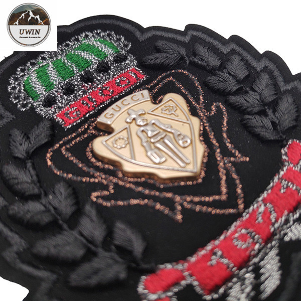 Customized Color Custom Embroidered Logo Patches Resto With Heat Cut Border