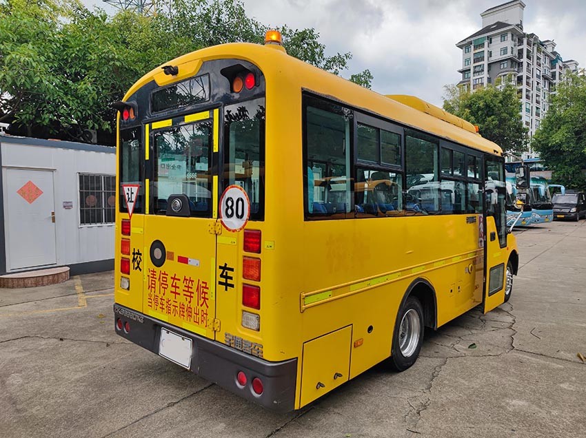 Euro 4 36 Seats Used School Buses Yutong Used Left Hand Vans