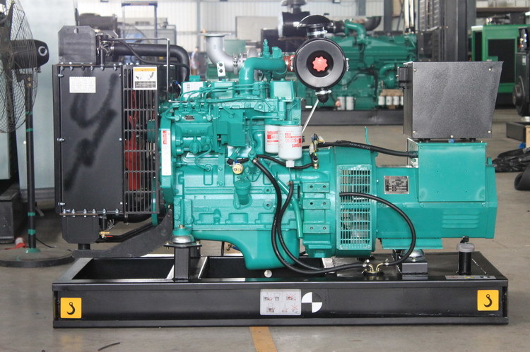 AC Single Phase 20KW Mini Alternator Engine 25KVA With USA 4B3.9-G2 Stamford Diesel Generator